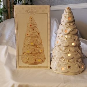 Lighted ceramic Christmas tree